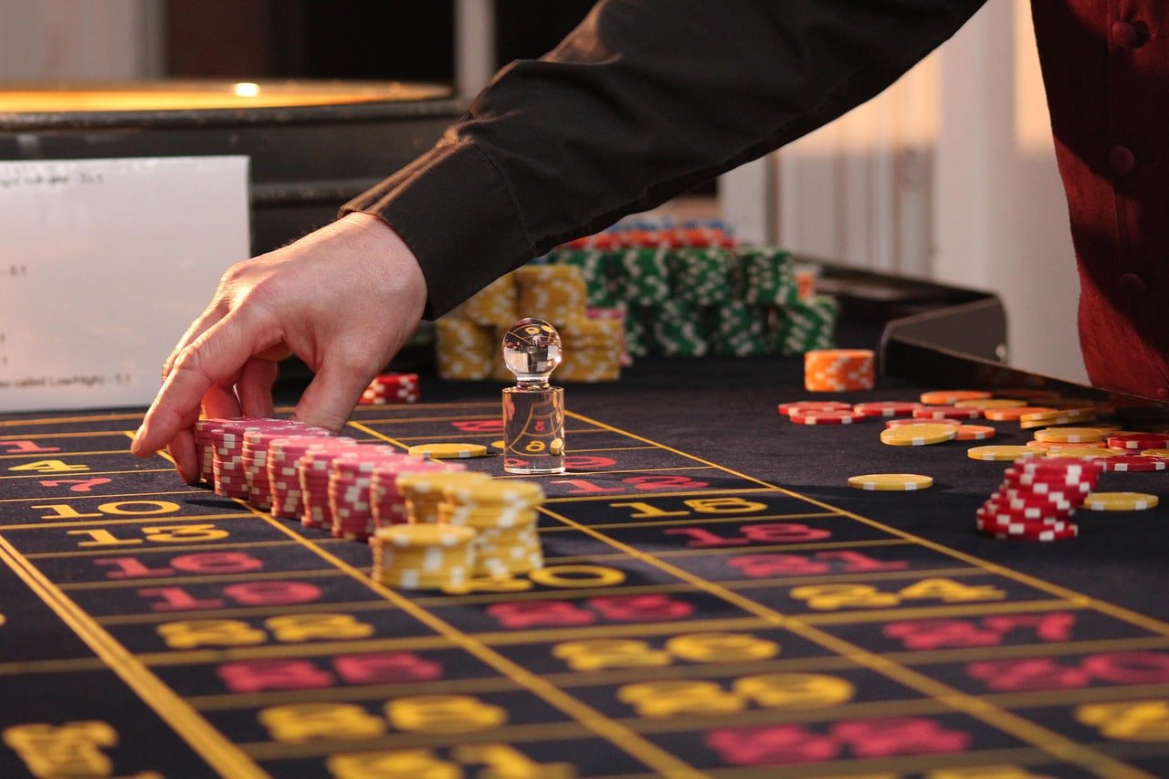 Mengalami sensasi live casino dan koleksi slot online di duniaslot
